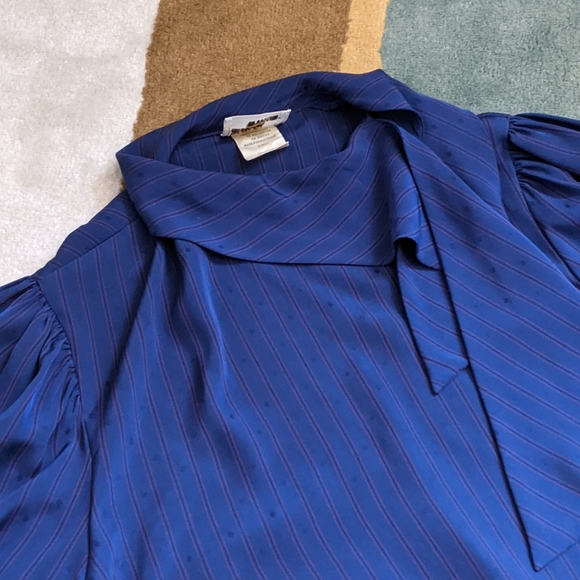 VINTAGE bow button up blouse - Picture 3 of 8